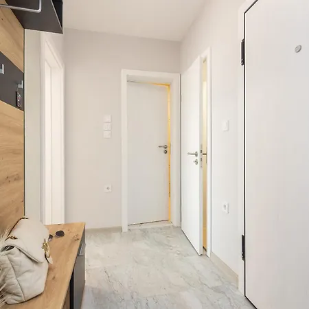 Cozy Chic Flat Stylish Center Apartment Warna