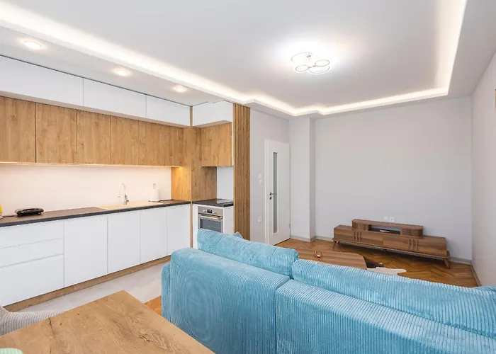 Апартамент Cozy Chic Flat Stylish Center *