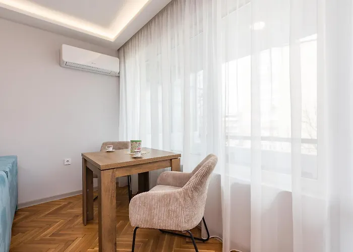 Cozy Chic Flat Stylish Center Апартамент